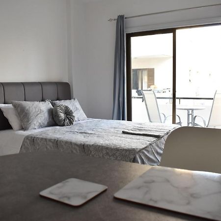 Marias Apartment - In City Centre,Near Beach Larnaca Bagian luar foto