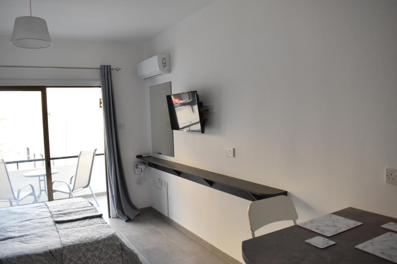 Marias Apartment - In City Centre,Near Beach Larnaca Bagian luar foto